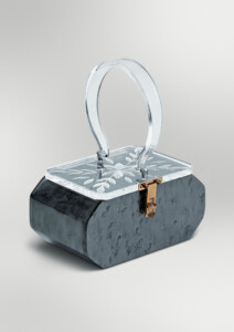 1950 : Plastique et lucite transparente (plexiglas)