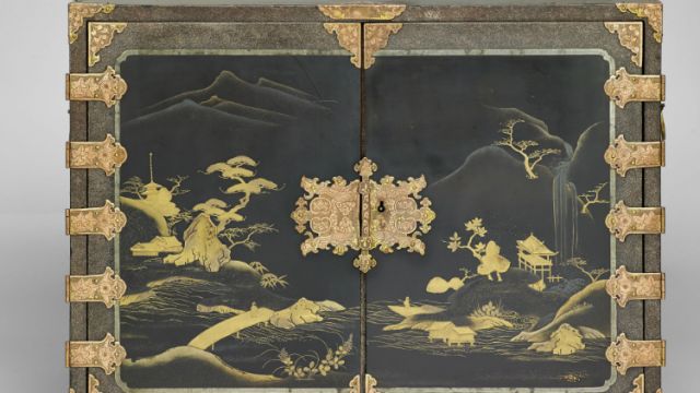 Anonyme japonais, Cabinet, vers 1700, laque, inv.CA1647 © Musée des beaux-arts de Dijon / François Jay