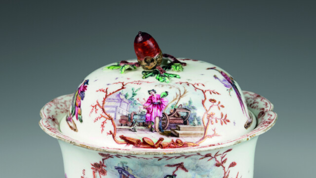 Manufacture de Vincennes, Sucrier à décor d’après Boucher (Le Feu), porcelaine tendre, vers 1749-1751 © Collection privée, Beaussant-Lefèvre