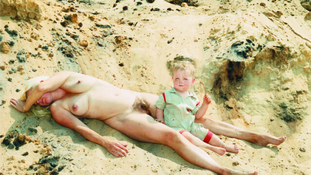 Katharina Bosse : A Portrait of the Artist as a Young Mother, Sand, 2006