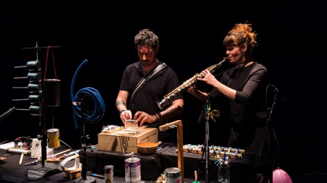 Curieuse Nature
Copyright Mike Zenari