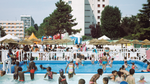 © Céline Diais, Voir la mer, 2014, La Courneuve, Urban beach Détournements Fondation François Schneider Talents contemporains autour de l'eau