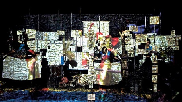 Y aller voir de plus près, Maguy Marin, © Marc Coudrais et Christophe Raynaud de Lage L'année commence avec elles à Pôle Sud