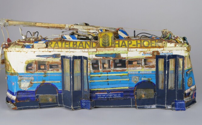 Willem Van Genk - Autobus (1990) © Collection Antoine de Galbert