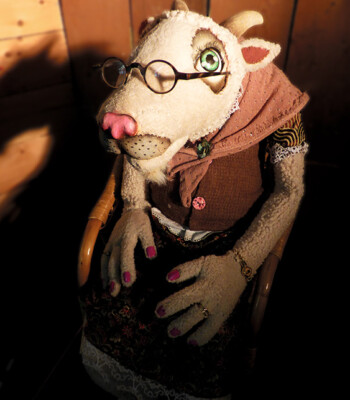 Drolatic Industry Molly Biquette © Simon Roginski