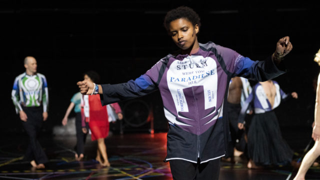 EXIT ABOVE © Anne Van Aerschot