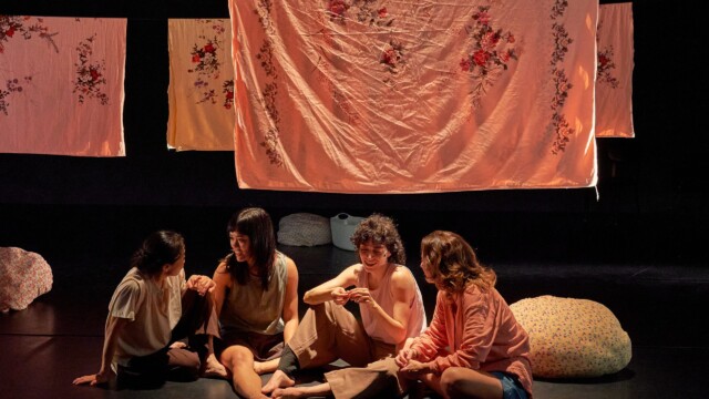 New Report on Giving Birth © Jörg Baumann