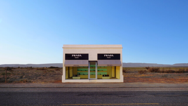 Prada Marfa (2012) © © 2024/2025 ProLitteris, Zürich, Elmgreen & Dragset