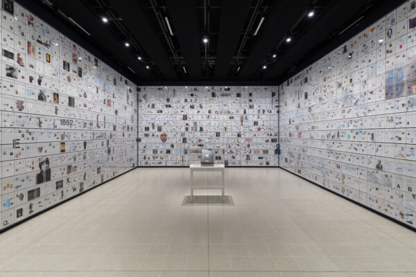 Tavares Strachan: There Is Light Somewhere. Six Thousand Years, 2018. Foto: Marc Blower. Courtesy the artist and the Hayward Gallery