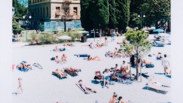 Massimo Vitali, Torbole, Urban Beach 1, août 1996, Collection FRAC Alsace, Sélestat