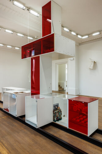 Cherub Dub (2025, sculpture et installation sonore, en collaboration avec Léo Cohen et Clyde Arcalis)