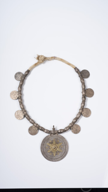 Halsschmuck Sumt & Maria Theresia Taler, Oman, Foto Petra Jaschke