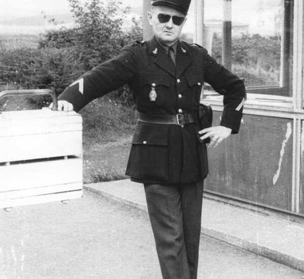 Französischer Zöllner, Zollstation Weiskirchen, 1954 © Josef Hinterholz / Hismus