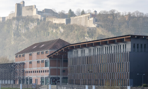 Frac Franche-Comté, Cité des Arts, Besançon © Kengo Kuma & Associates / Archidev. Photo : Nicolas Waltefaugle