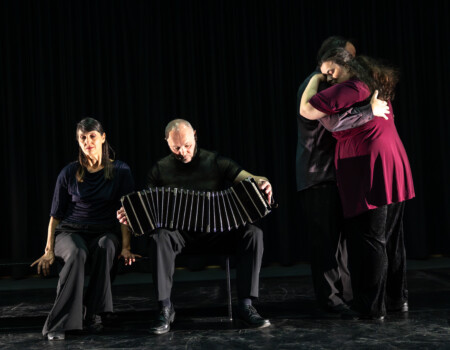 Entre Deux Corps - Odile Gheysens © Bohumil KOSTOHRYZ
