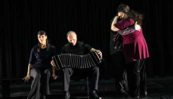 Entre Deux Corps - Odile Gheysens © Bohumil KOSTOHRYZ