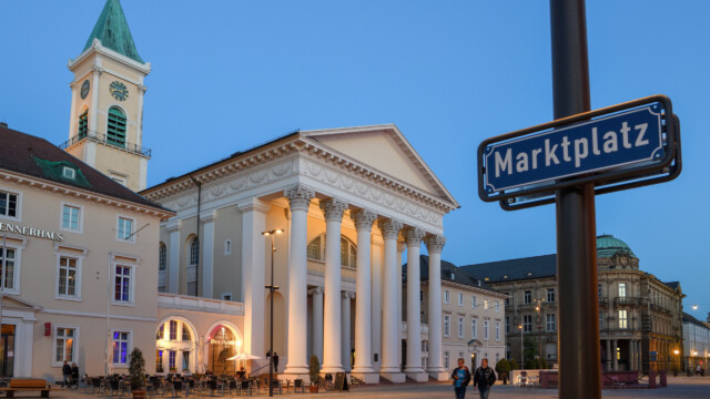 Marktplatz Blaue Stunde © KTG Karlsruhe Tourismus GmbH, Fabian von Poser