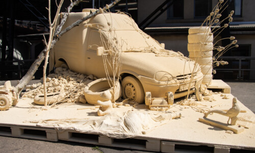 Artiste : Tomas Lacque. Lieu : place des hauts fourneaux. © Celine Felber / Weltkulturerbe Völklinger Hütte