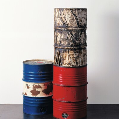 Christo, Three Oil Barrels, One
Wrapped 1958, Lehmbruck
Museum Duisburg, VG Bild-
Kunst, Bonn 2026, Photo:
Wolfgang Volz (Christo)